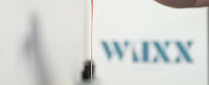 wax pouring image